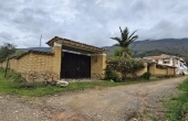 Casa de 914 m2 de construcción con lote de 2000 m2, barrio el Carmen, Villa de Leyva