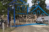 vía interna del conjunto y frente al inmueble