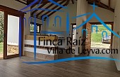 vista hacia la cocina, entrada principal
