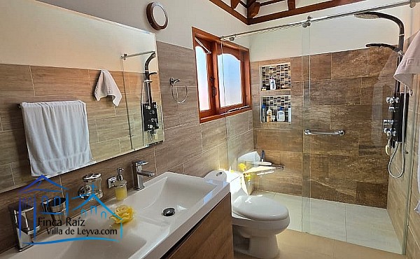 baño 2o. piso, habitación principal, Espectacular Casa en venta Condominio, ubicado en el área urbana, barrio la Palma, Villa de Leyva