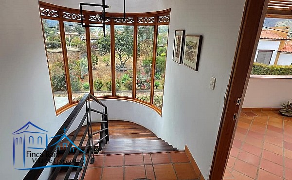 Ventanal escalera, Espectacular Casa en venta Condominio, ubicado en el área urbana, barrio la Palma, Villa de Leyva