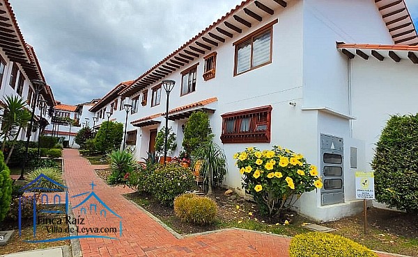 Casa de 186 m2 con lote de 265 m2, barrio el Carmen, área urbana, Villa de Leyva