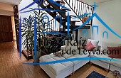 otra vista de la sala hacia la puerta de la entrada principal, Casa en venta , barrio el Carmen, área urbana, Villa de Leyva