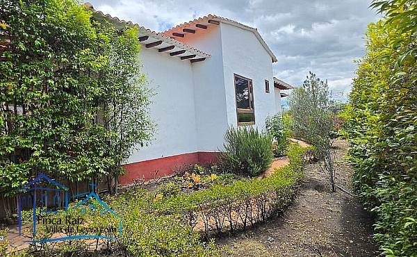 vista de un costado del inmueble, Casa en venta, ubicada en la vereda el Espinal, Sáchica
