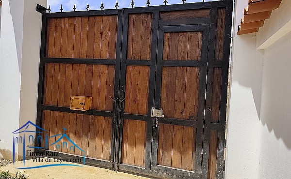 vista del portón desde adentro, casa en venta , vereda Ritoque, Villa de Leyva