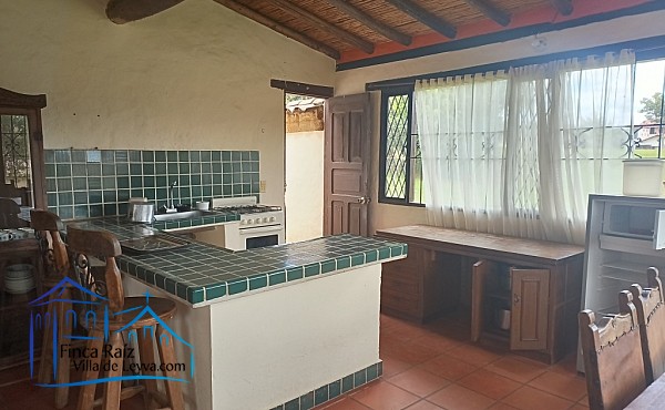 cocina abierta e integrada a la sala- comedor, Casa en venta , vereda el Roble, Villa de Leyva